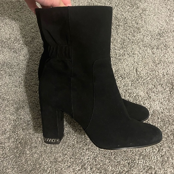 Michael Kors suede ankle boots. - Picture 4 of 4